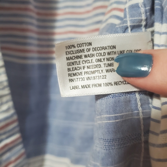 😎 Striped/Patterned Button Down -Universal Thread - Picture 2 of 6